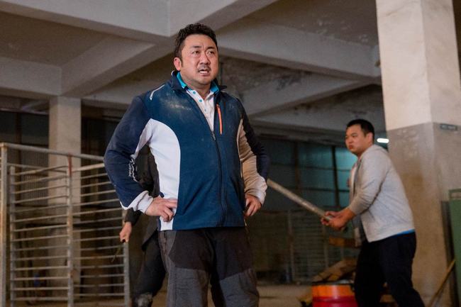 Bạn Ma Phiền Toái - Phim ma hài khởi động nhẹ nhàng cho mùa Halloween