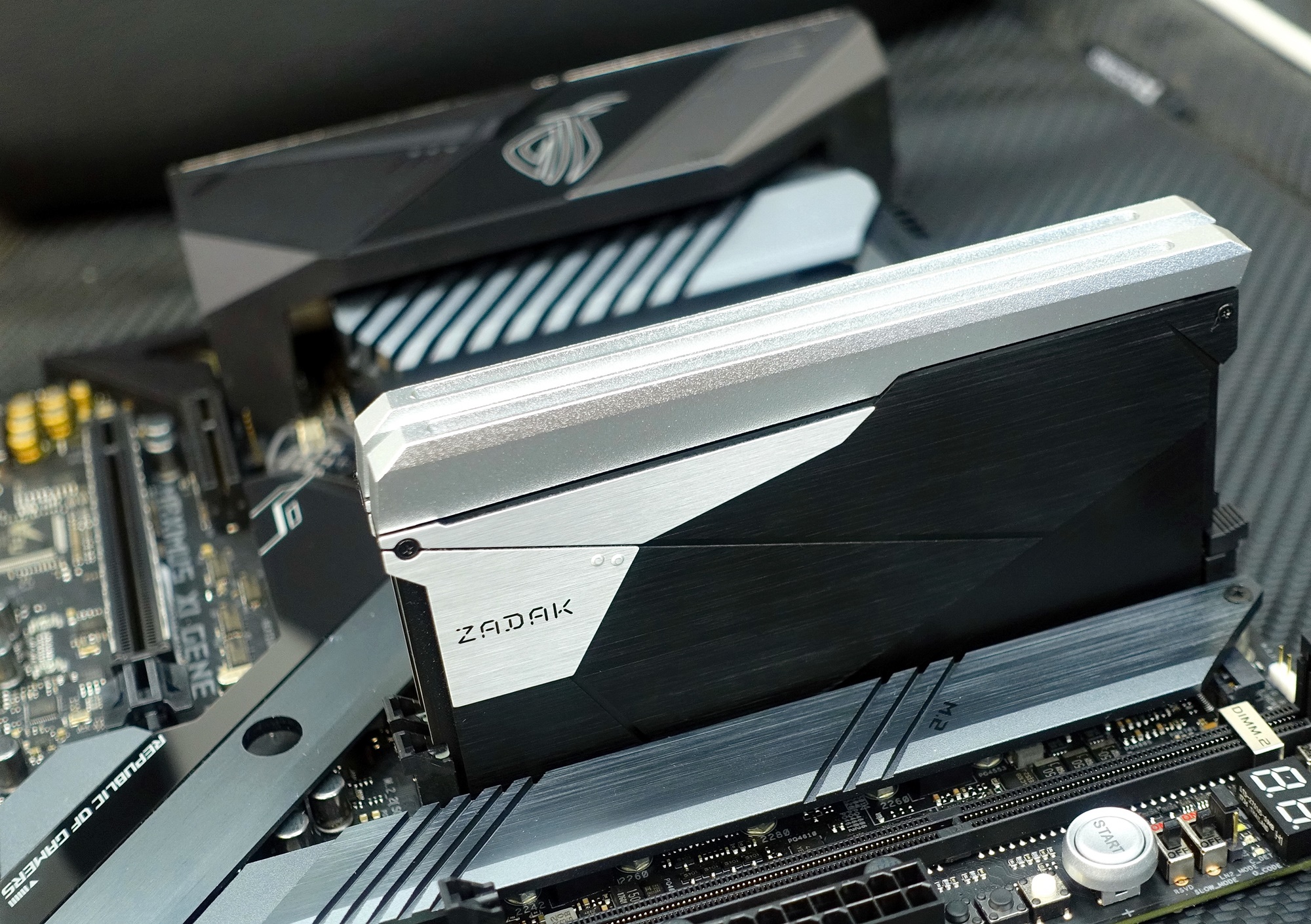 ZADAK ra mắt RAM SHIELD Double Capacity DDR4 32GB 1 thanh dành cho Mainboard Z390 ASUS ROG