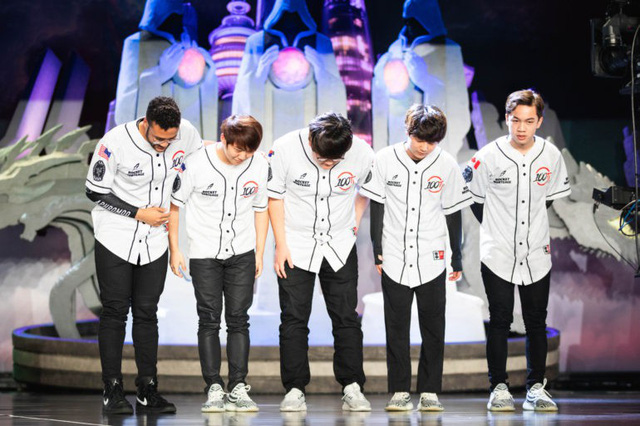LMHT: 100 Thieves bị cộng đồng LCS chỉ trích ngay sau khi kết thúc CKTG 2018