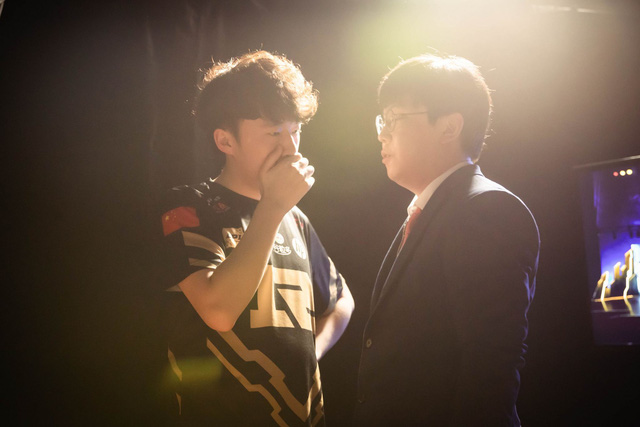 LMHT - vì sao Faker đã có trong tay 3 chức vô địch CKTG, mọi người vẫn mong quỷ vương sẽ lại lên ngôi ?