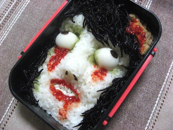 Sợ khiếp vía với những hộp cơm được trang trí thành những hình thù kinh dị nhân dịp Halloween