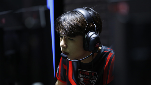 LMHT: Trash Talk khi leo Rank, Zeros có nguy cơ bị cấm thi đấu