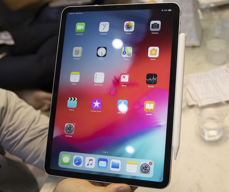 Trên tay iPad Pro 2018 phiên bản 11" và Apple Pencil 2: Thiết kế mới hoàn toàn với hiệu năng vô đối