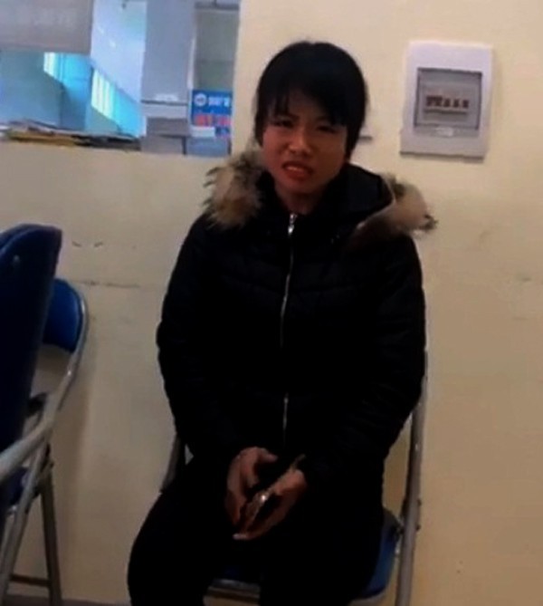 Rao bán iPhone 6 trên Facebook được 3 người hỏi mua, "nữ quái" liền đóng 3 cục gạch gửi đi cho khách