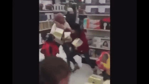 Black Friday là ngày gì và tại sao người ta phát cuồng vì Black Friday? 7