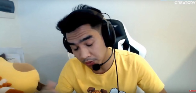 PewPew phản pháo những ai chê anh bán bánh mì đắt, cọc 10 tỷ cho ai chứng minh được Karaoke Talkshow là dàn dựng