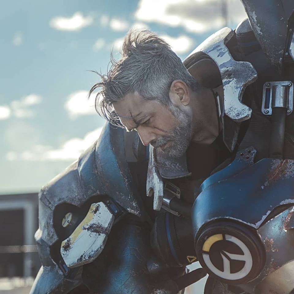 Overwatch: Choáng ngợp với bộ ảnh Reinhardt cực chất và đúng size khổng lồ