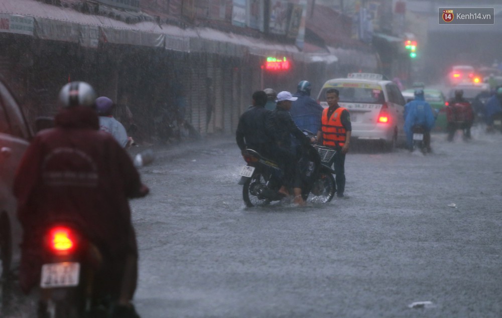 Nóng: Tất cả học sinh tại TPHCM được nghỉ học cả ngày thứ 2 (26/11) do ảnh hưởng của bão số 9