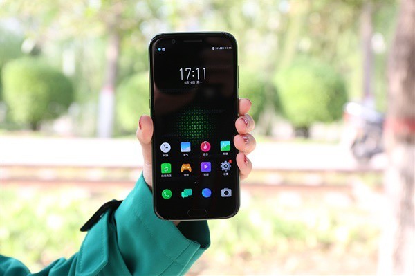 Siêu phẩm điện thoại Xiaomi Black Shark sẽ được giảm giá bắt đầu từ tháng 12 này