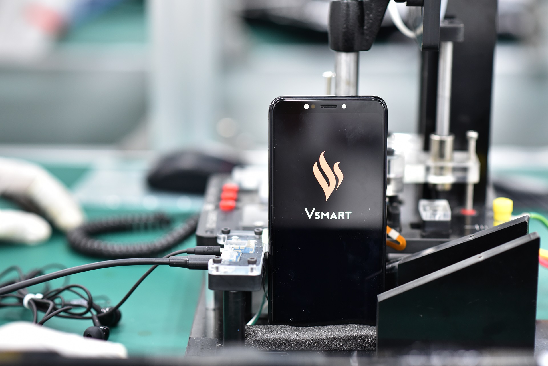 VINGROUP sẽ ra mắt smartphone Vsmart vào ngày 14/12
