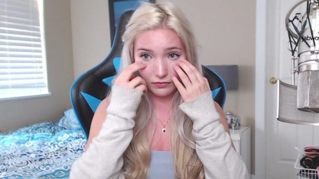 Khó khăn của streamer trên Twitch, bị theo dõi, mất người yêu, thậm chí là bị cảnh sát gô cổ