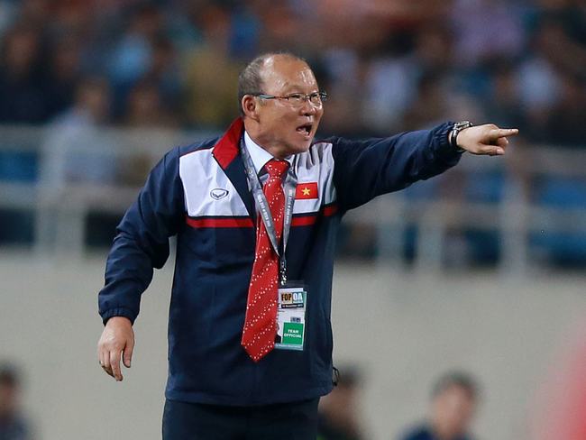 "Park Hang Seo - Người truyền lửa" và những bí mật trong cách dụng binh của thầy Park