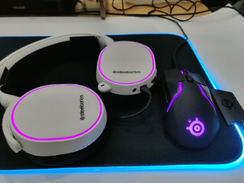 Tren tay nhanh bo san pham lot chuot QcK den tu SteelSeries co vien RGB cuc dep 21 Trên tay nhanh bộ sản phẩm lót chuột QcK đến từ SteelSeries có viền RGB cực đẹp 21
