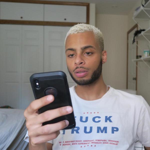 Streamer 25 tuổi tuyên bố 'Tại sao phải đi làm?' khi hàng tháng nhận được tiền quyên góp từ cộng đồng mạng