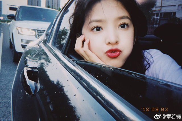 Chỉ với một nút follow, thiếu gia Vương Tư Thông đã khiến cho một thiếu nữ nổi tiếng chỉ sau một đêm