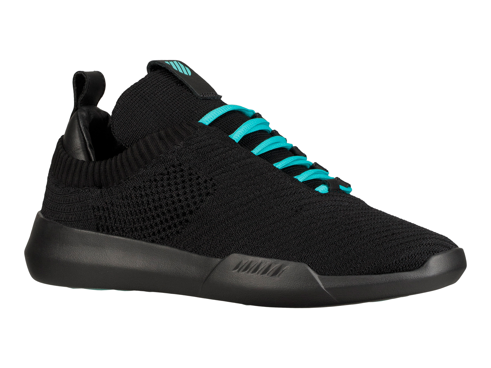 Immortals và K-Swiss hợp tác làm giày “Performance Sneaker” cho game thủ