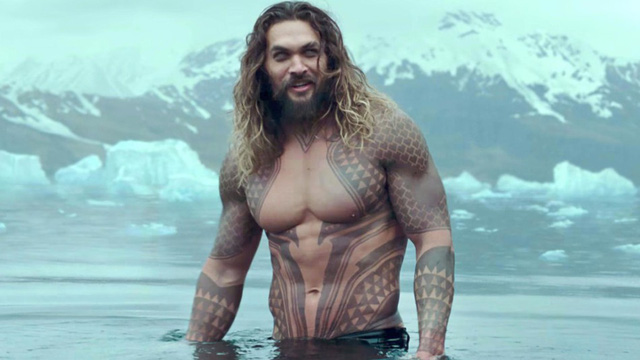Dù là nam tài tử hot nhất nhì Hollywood nhưng Aquaman ngoài đời vẫn rất chung thủy với người vợ hơn mình...12 tuổi