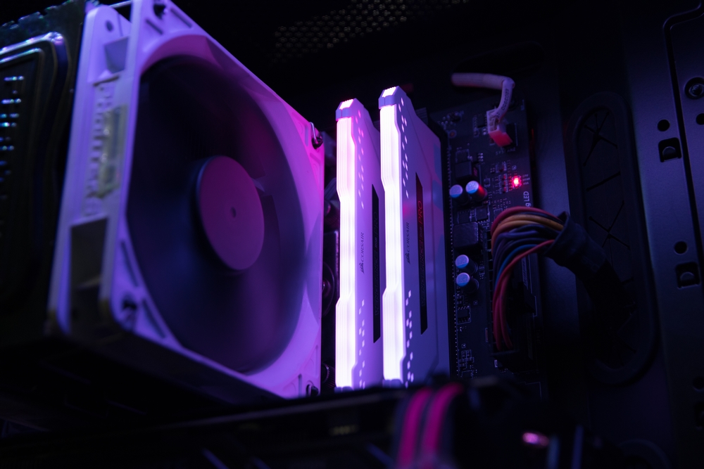 Trên tay nhanh bộ RAM Corsair Vengeance RGB Pro 16GB (2x8GB) 3200MHz