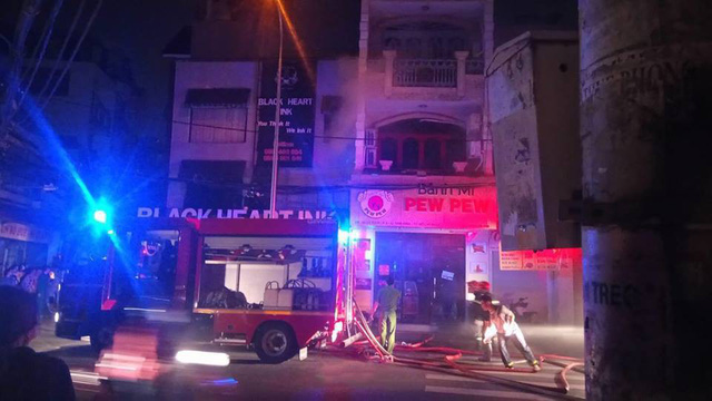 Hú hồn, quán bánh mỳ của Pewpew suýt nữa thì gặp hỏa hoạn giữa đêm