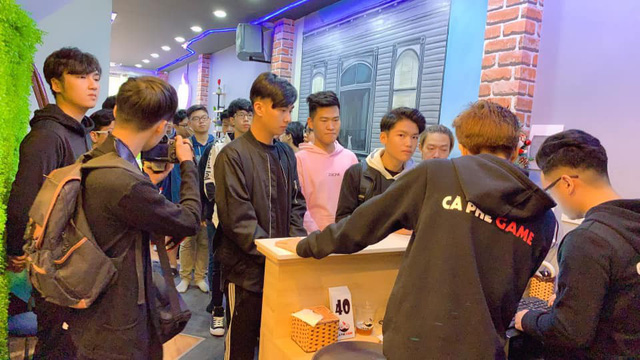 Tiệm Cà Phê Games của Viruss 'thất thủ' ngày đầu mở cửa và địa chỉ quán cà phê Game