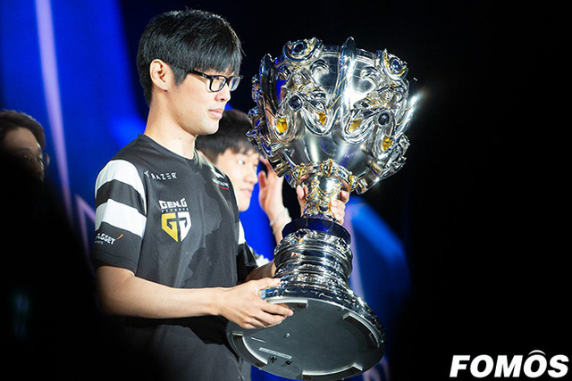 Cộng đồng không khỏi tiếc nuối khi Ambition quyết định sẽ rút khỏi LMHT chuyên nghiệp