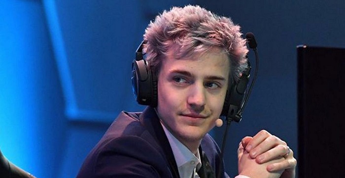 Hot streamer vươn lên dẫn đầu về số giờ xem trên Twitch với hơn 226 triệu giờ xem, vượt mặt cả Riot Games