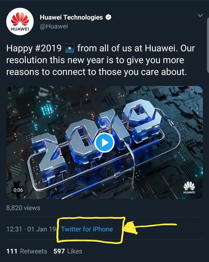 Huawei dở khóc dở cười khi đăng Tweet mừng năm mới 2019 bằng....iPhone