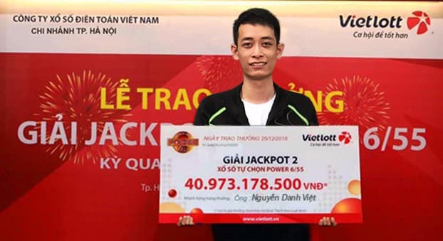 Tự photoshop ảnh mình nhận giải Vietlott 40 tỷ, nam thanh niên chết ngất với sóng tin nhắn "hỏi thăm" từ người thânMặt 