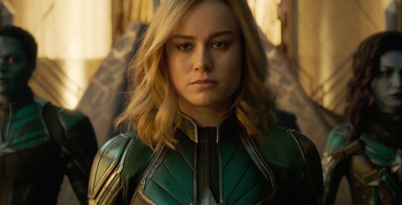 Captain Marvel hé lộ tạo hình mới trong bộ đồ chiến binh Kree và mái tóc Mohawk chất chơi
