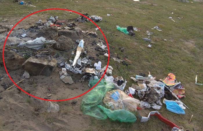 Đau lòng khi đi thăm mộ thú cưng thì thấy biến thành bãi rác của phượt thủ