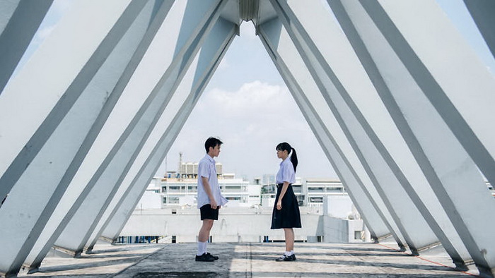 Review phim Linh Hồn Tạm Trú: Tình cảm, gia định nhẹ nhàng cùng góc quay đẹp mắt và các vấn đề xã hội khác