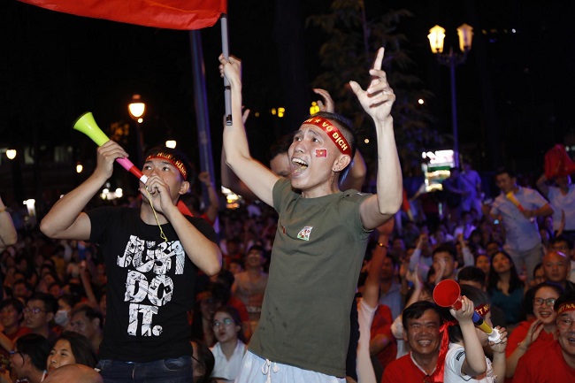 Việt nam - Nhật Bản, hàng triệu người Việt Nam căng thẳng với tuyển nước nhà