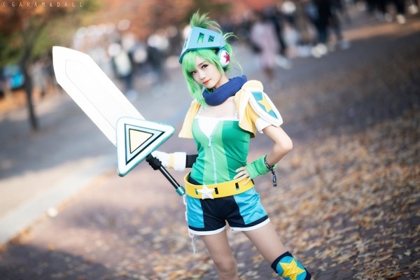 LMHT Chiêm ngưỡng bộ Cosplay Riven Giả Lập cực mạnh mẽ đến từ một người hâm mộ xứ Hàn