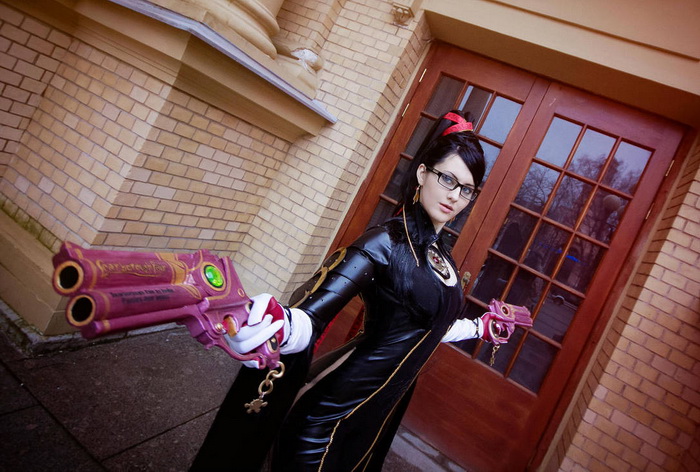 Ngất ngây trước vẻ đẹp không tì vết của bộ cosplay Bayonetta giống y hệt trong game