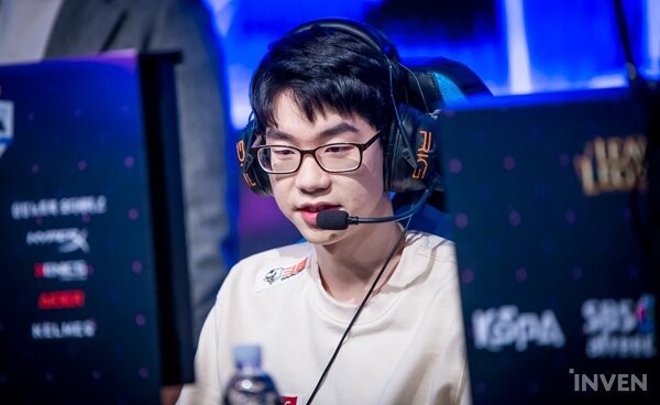 KT Rolster cùng UmTi lên tiếng xin lỗi về những lùm xùm liên quan đến việc sử dụng từ ngữ mang tính miệt thị trên stream