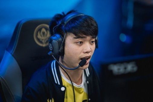 Không chỉ tố cáo Zeros cày thuê, Optimus cũng đã nhiều lần gây nên sóng gió để trở thành Ông Hoàng Drama làng LMHT Việt