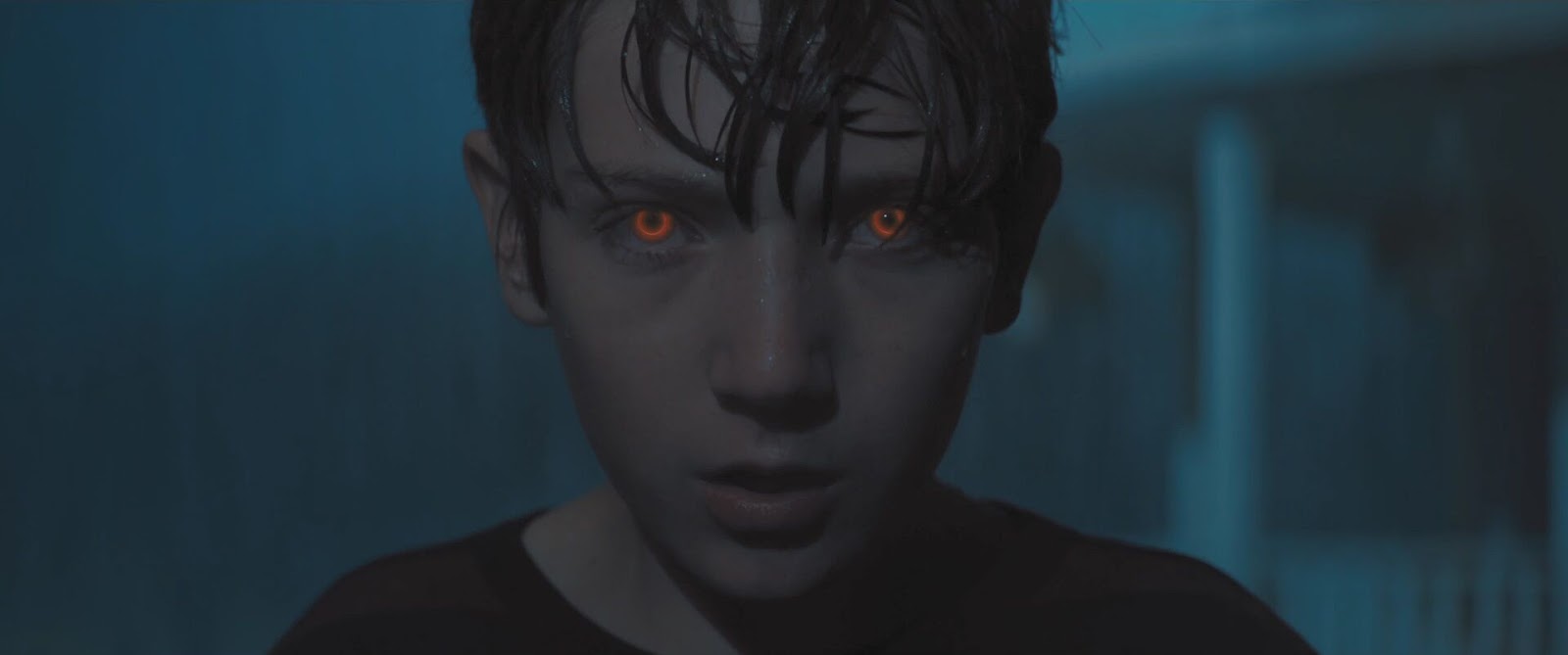 "Brightburn": Phim siêu anh hùng kinh dị tung trailer rùng rợn