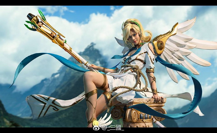 Overwatch: Ngắm nhìn bộ cosplay Mercy thần thánh không tì vết từ fan hâm mộ
