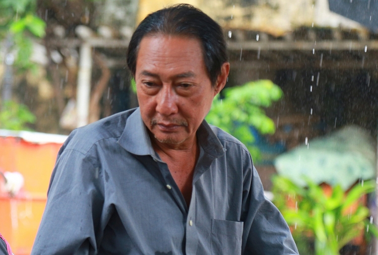 Bệnh tình trở nặng, nghệ sĩ Lê Bình bán thân bất toại, sức khỏe bị đe dọa 