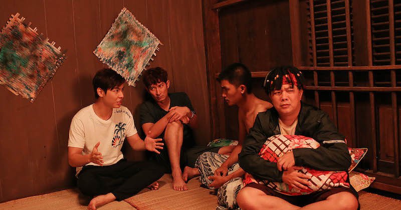 Review "Lật mặt: Nhà có khách": Cười té ghế, sợ thót tim nhưng vẫn lấy nước mắt khán giả