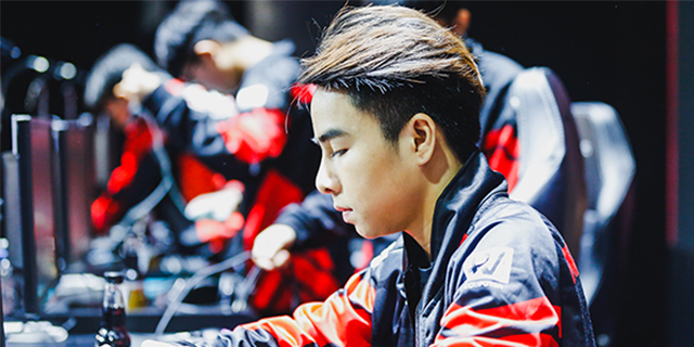 LMHT: Phong Vũ Buffalo được ESPN đánh giá vượt trội hơn so với Flash Wolves