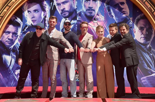 Avengers: Endgame vượt mặt Titanic, chỉ còn đối thủ Avatar