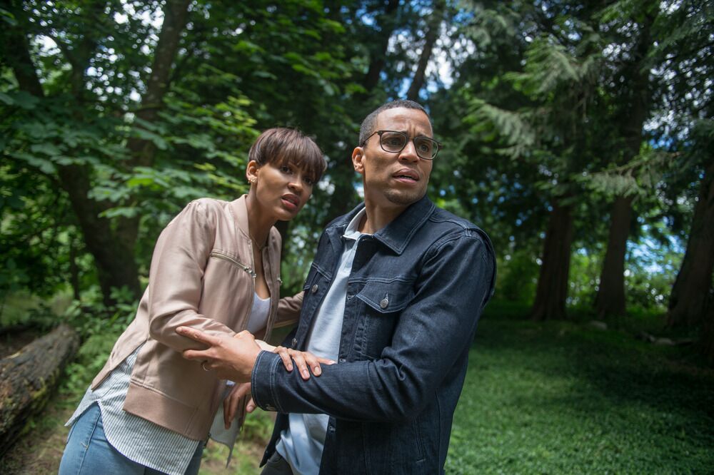 The Intruder - Kẻ xâm nhập: Tội ác man rợ sau tấm bình phong hoàn hảo