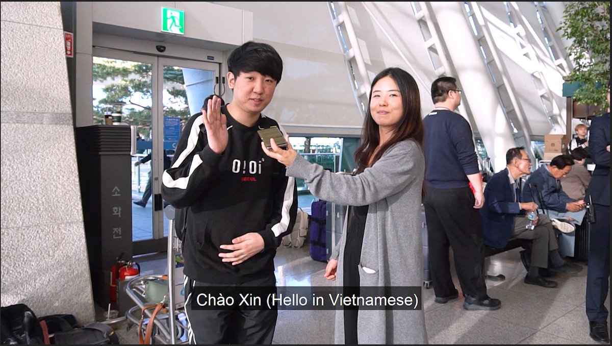 Vừa xuống sân bây tham gia MSI 2019, nữ phóng viên xinh đẹp bị mất điện thoại và đòi tiền chuộc