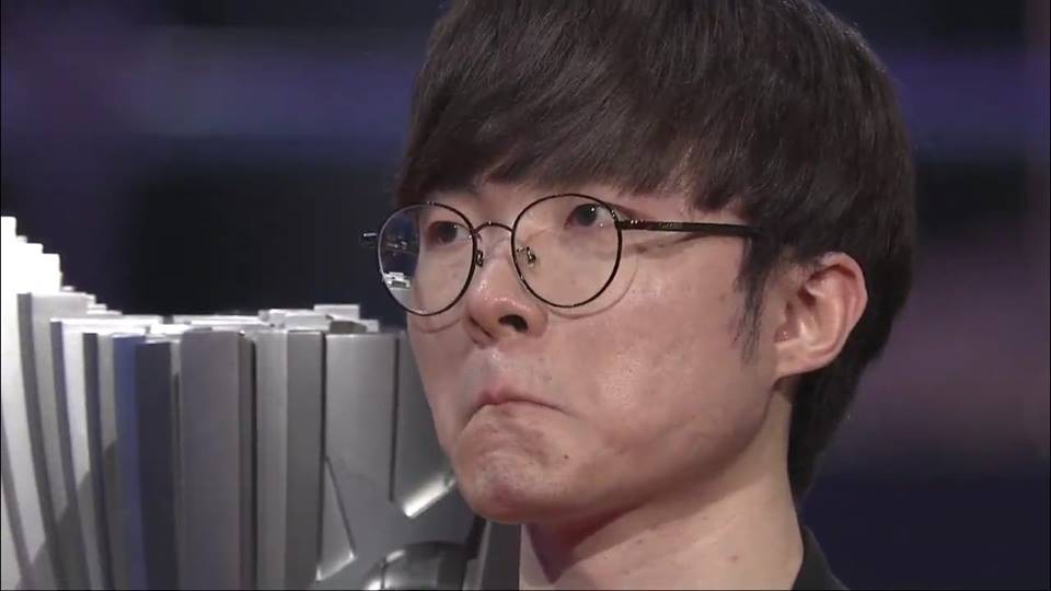 LMHT - Nhiều game thủ tự cho rằng mình đã bán hành cho Faker để sống ảo trên MXH