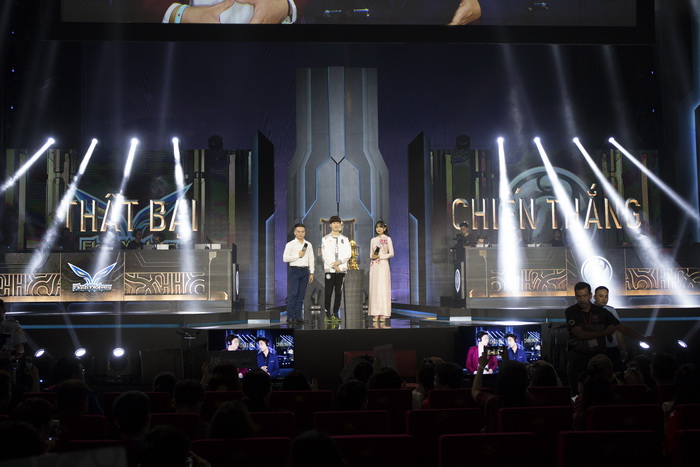 LMHT: Phỏng vấn trước giờ thi đấu MSI 2019 Ngày 3 - Mẹ của Xmithie ủng hộ hết mình