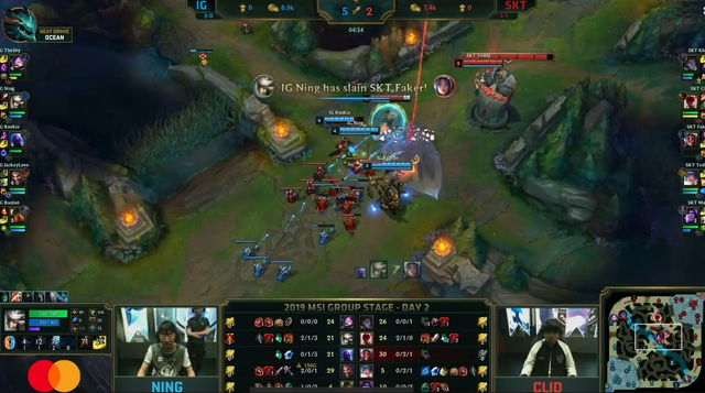 LMHT - Ăn trận thua quá đậm, Fan hâm mộ cười bảo qua Rank Việt Nam xong giờ fam như game thủ Việt