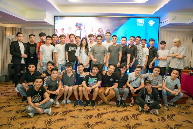 Xuất hiện những bóng hồng xinh đẹp tham gia giải đấu PUBG Mobile VN khiến các gamer nam phải “đứng hình”