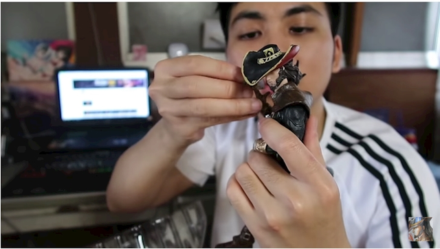 Thanh khiên khoe tượng Twisted Fate fake bị cộng đồng bốc phốt không thương tiếc