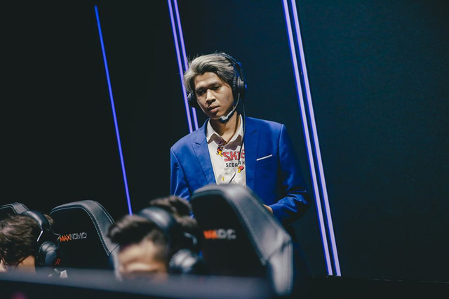 LMHT: Lầy như QTV, lấy xe đạp chở Zodiac đi thi, thi rớt thì tự đi bộ về